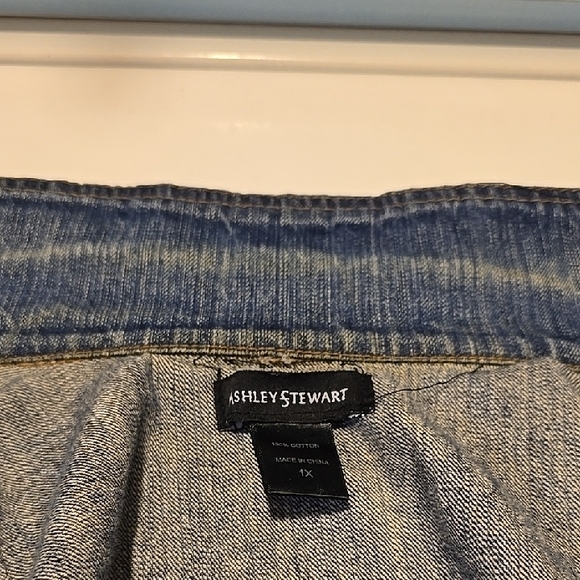 Ashley Stewart Cropped Short Sleeve Blue Denim Jacket 1X - Picture 5 of 5